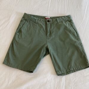KATIN Surf Co Men’s 32 inseam 8” green shorts